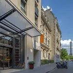 ホテル Canopy By Hilton Eiffel Tower