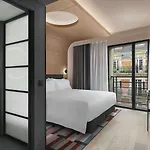ホテル Canopy By Hilton Eiffel Tower 4*