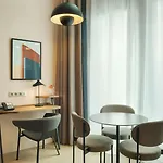 ホテル Canopy By Hilton Eiffel Tower パリ