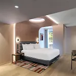 Otel Canopy By Hilton Eiffel Tower 4*
