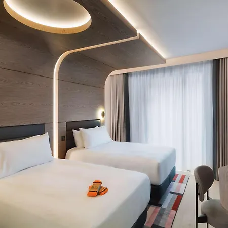 Canopy By Hilton Eiffel Tower 4*