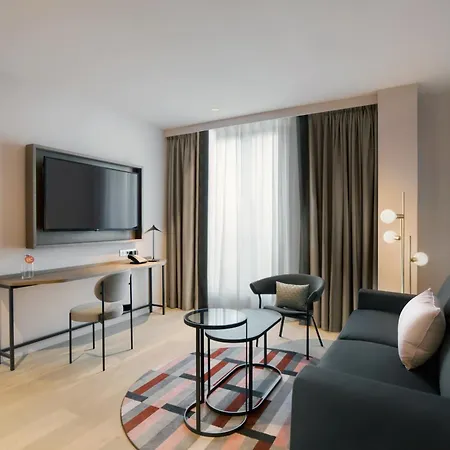 Hotel Canopy By Hilton Eiffel Tower Parijs