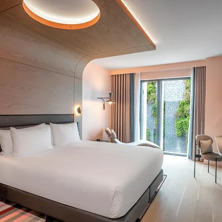 Canopy By Hilton Eiffel Tower 4*