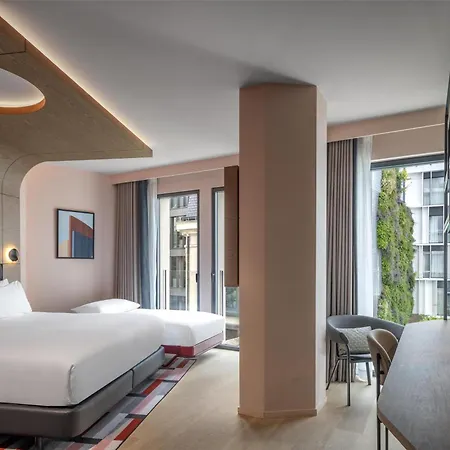 Canopy By Hilton Eiffel Tower 4*
