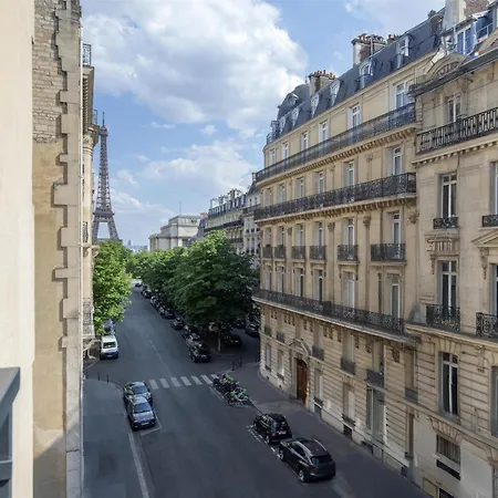 Canopy By Hilton Eiffel Tower Hotel