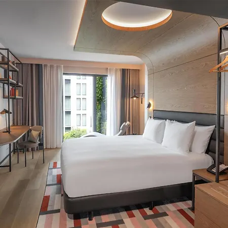Canopy By Hilton Eiffel Tower パリ