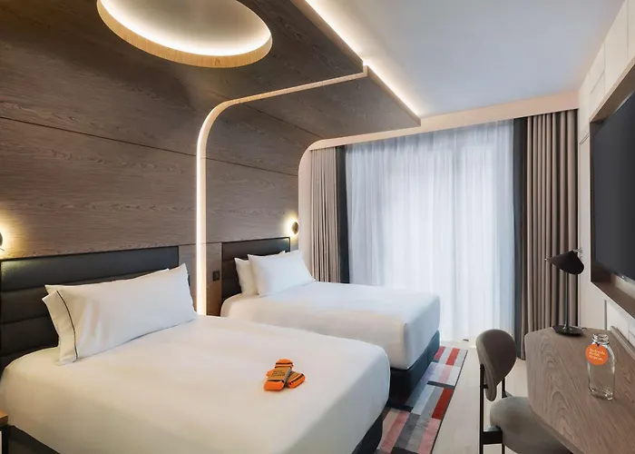 Canopy By Hilton Eiffel Tower 4*