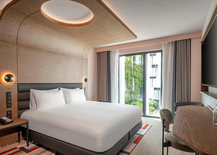 Canopy By Hilton Eiffel Tower Hotel