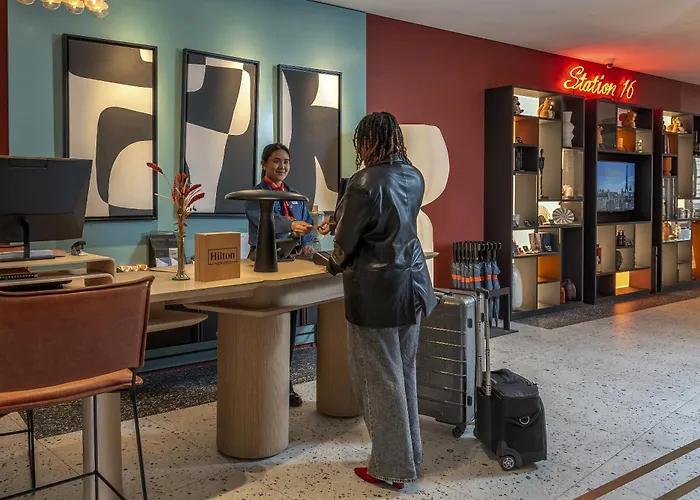 Hotel Canopy By Hilton Eiffel Tower Paris