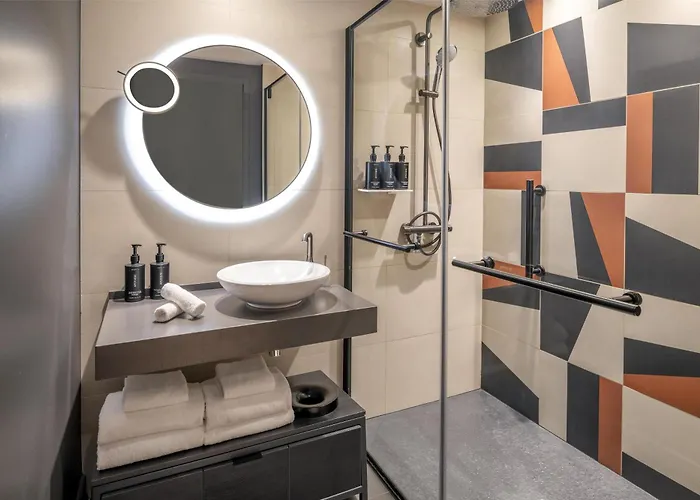 Canopy By Hilton Eiffel Tower