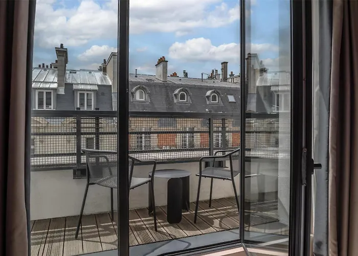 Canopy By Hilton Eiffel Tower 4*