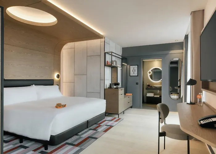 Canopy By Hilton Eiffel Tower Hotel 4*